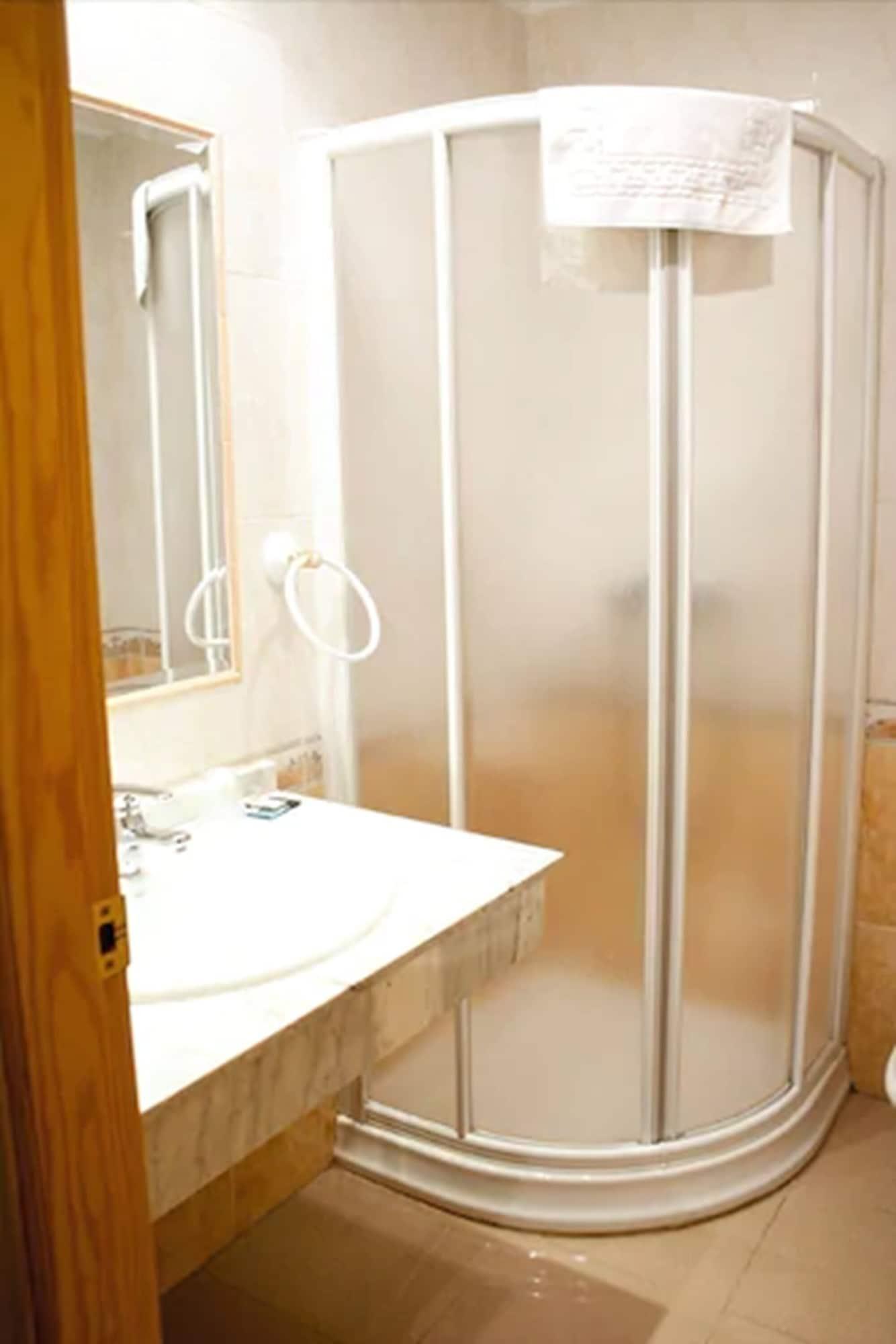 Hostal Valdepenas By Bossh Hotels Exteriör bild