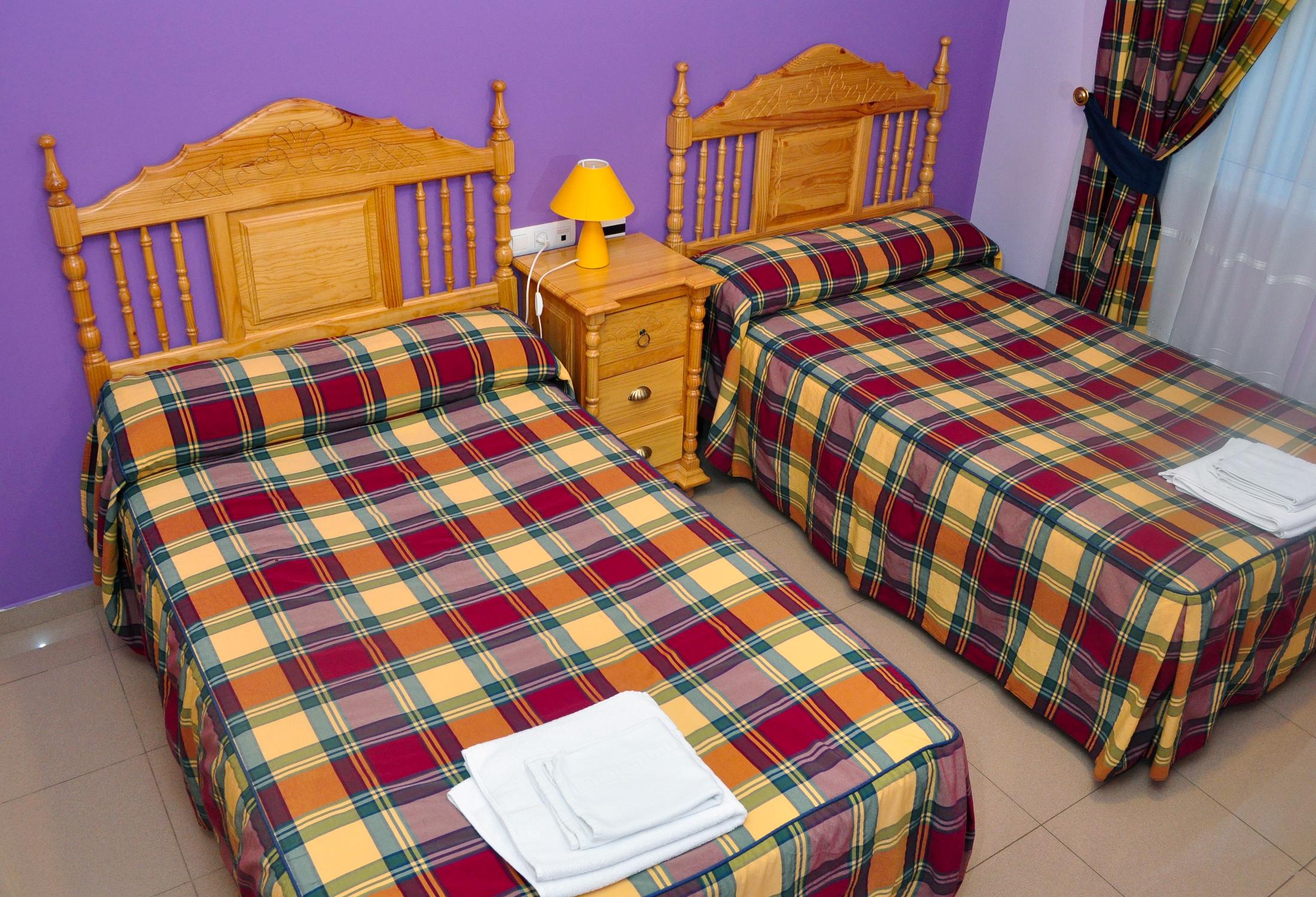 Hostal Valdepenas By Bossh Hotels Exteriör bild