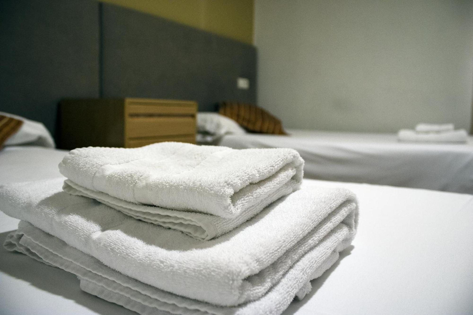 Hostal Valdepenas By Bossh Hotels Exteriör bild