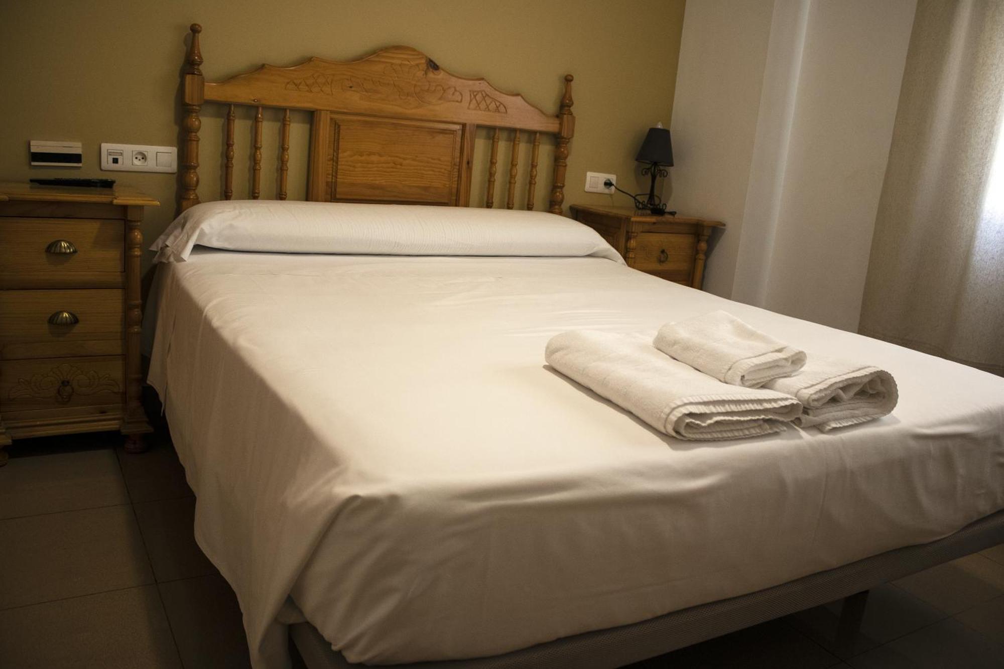 Hostal Valdepenas By Bossh Hotels Exteriör bild